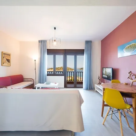 Apartment Nereus & Oceanus Beachfront Apartments, Lagonisi #feelslikehome *