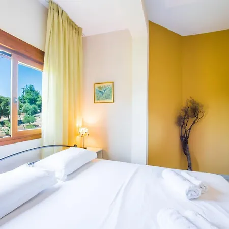 Apartment Nereus & Oceanus Beachfront Apartments, Lagonisi #feelslikehome *