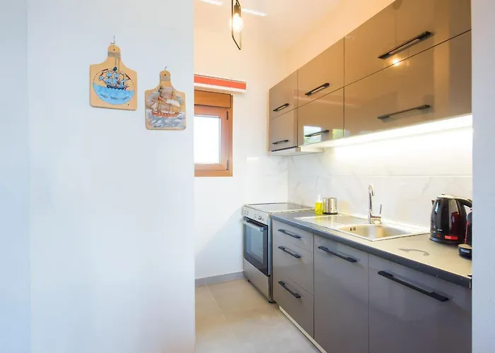 Nereus & Oceanus Beachfront Apartments, Lagonisi #feelslikehome Ormos Panagias