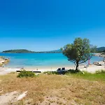 Nereus & Oceanus Beachfront Apartments, Lagonisi #feelslikehome *