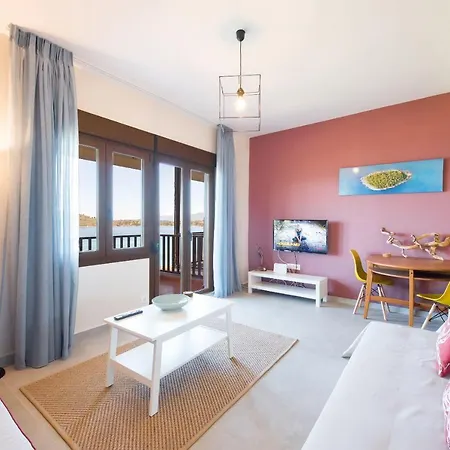 Апартаменты Nereus & Oceanus Beachfront Apartments, Lagonisi #feelslikehome Ормос-Панайяс