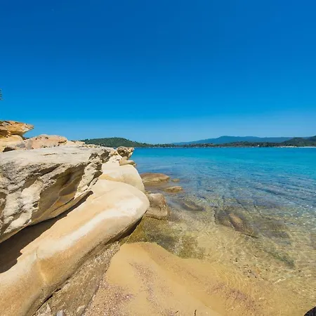 Nereus & Oceanus Beachfront Apartments, Lagonisi #feelslikehome * Ормос-Панайяс