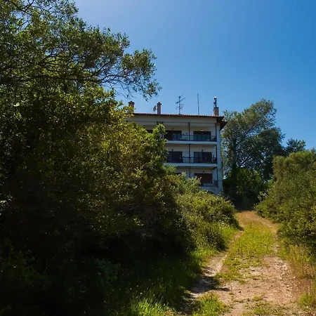 Апартаменты Nereus & Oceanus Beachfront Apartments, Lagonisi #feelslikehome Ормос-Панайяс