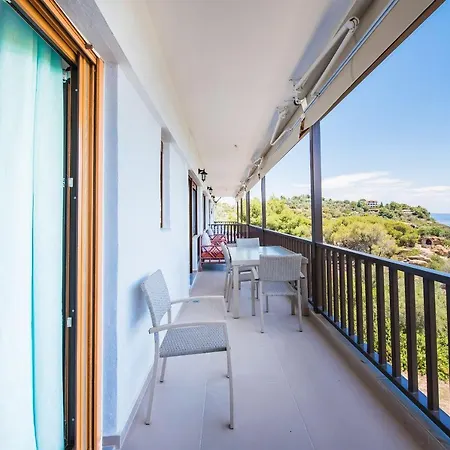 Nereus & Oceanus Beachfront Apartments, Lagonisi #feelslikehome *