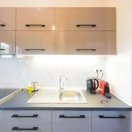 Nereus & Oceanus Beachfront Apartments, Lagonisi #feelslikehome Апартаменты *