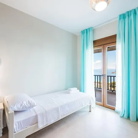 Апартаменты Nereus & Oceanus Beachfront Apartments, Lagonisi #feelslikehome Ормос-Панайяс