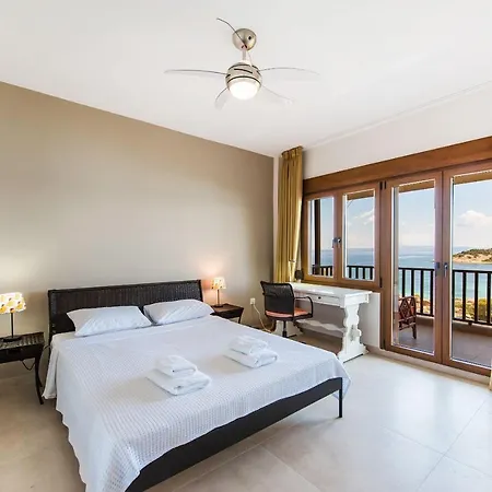 Nereus & Oceanus Beachfront Apartments, Lagonisi #feelslikehome דירה *