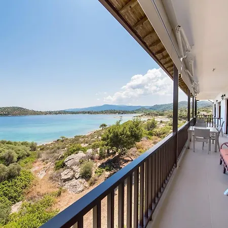 דירה Nereus & Oceanus Beachfront Apartments, Lagonisi #feelslikehome אורמוס פנגיאס