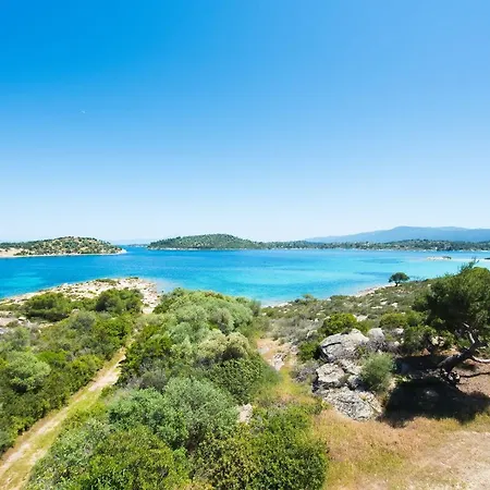 Nereus & Oceanus Beachfront Apartments, Lagonisi #feelslikehome Apartmán