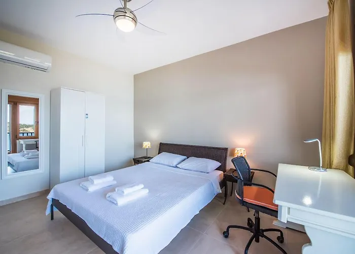 Nereus & Oceanus Beachfront Apartments, Lagonisi #feelslikehome Ormos Panagias