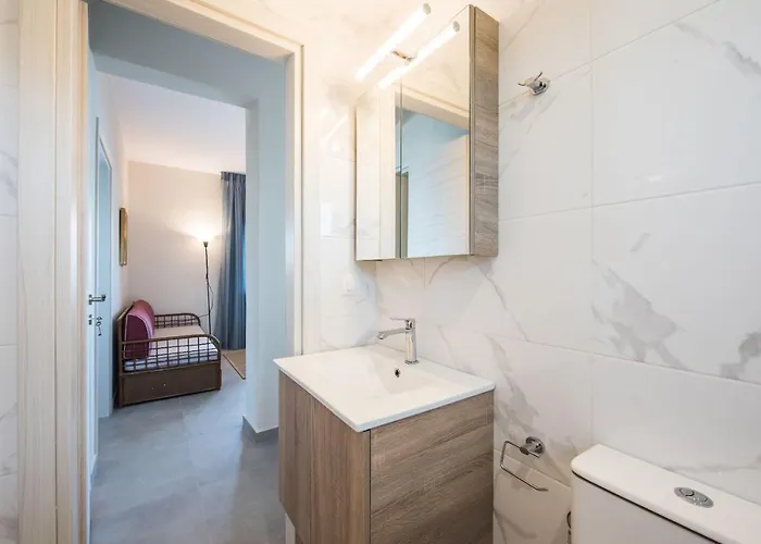 Nereus & Oceanus Beachfront Apartments, Lagonisi #feelslikehome *